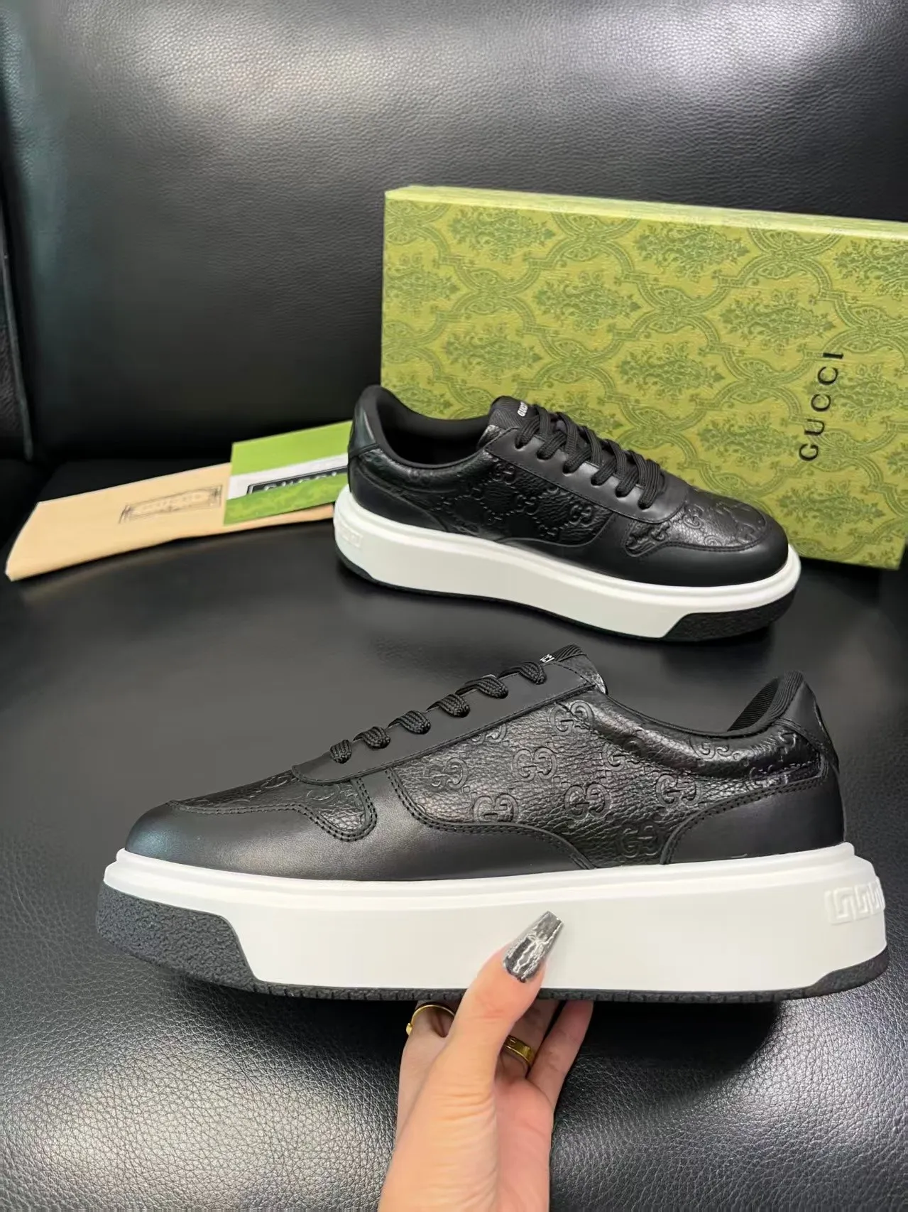 P460 new men's shoes GUCCI [Lightning] latest shoes are shipped. Original quality, fashionable, made of special materials, sheepskin lining, brand new packaging. The foot feels super comfortable and the workmanship is impeccable. Size: Male 38-45, No. 058